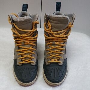 Nike White and Gray Sneakers